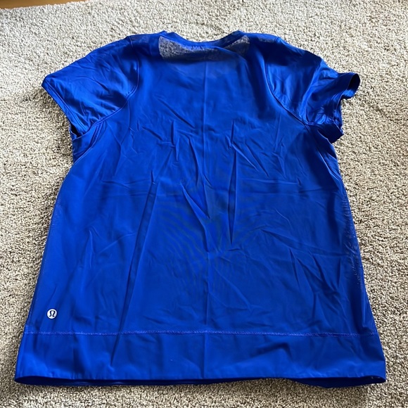 Lululemon t-shirt - Picture 3 of 6